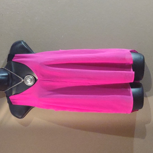 Cute sleeveless top medium - Picture 1 of 6